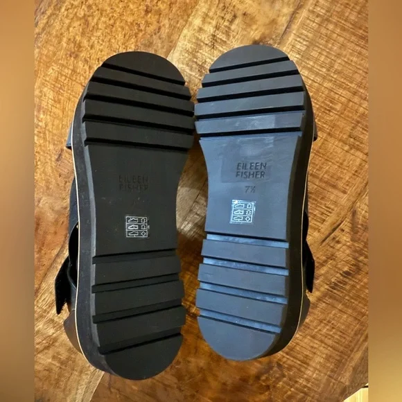 NWT Eileen Fisher Luck Smooth Leather Wedge Sandals, Size 7.5 - Picture 5 of 5